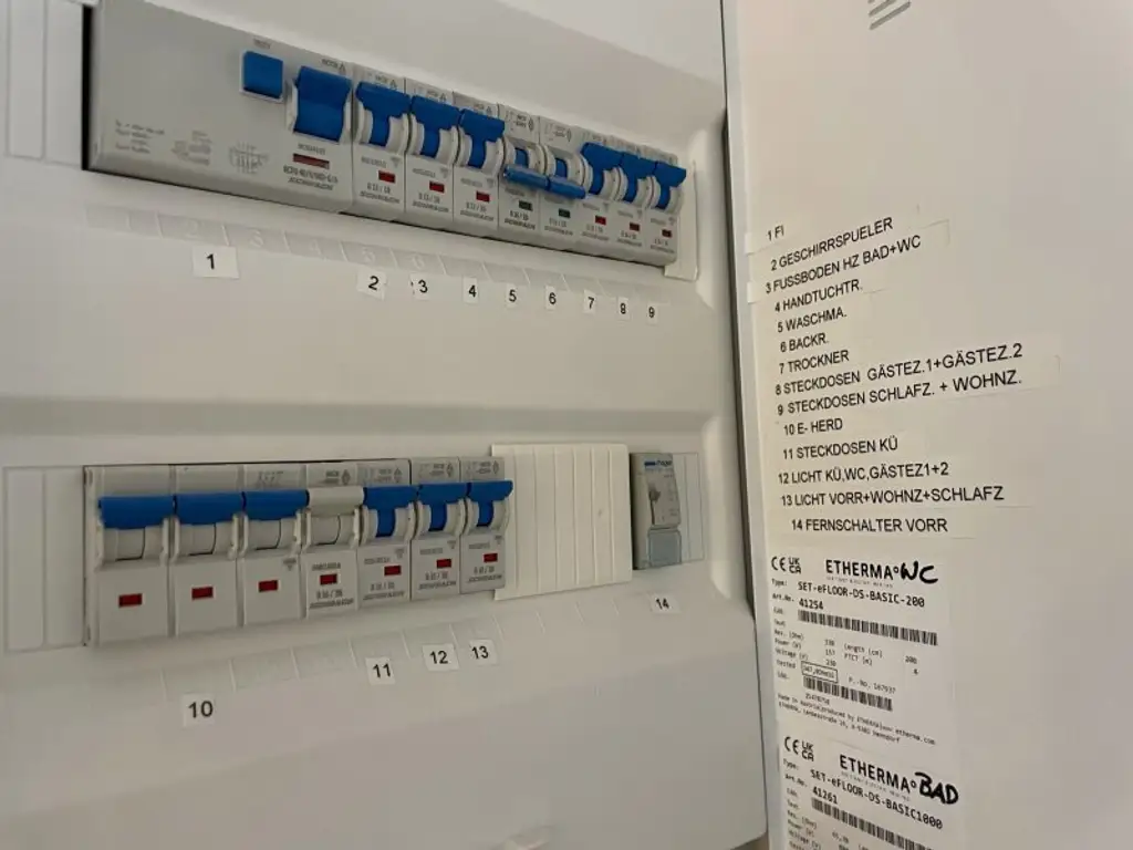 Dachgeschosswohnung -  Erstbezug nach Generalsanierung