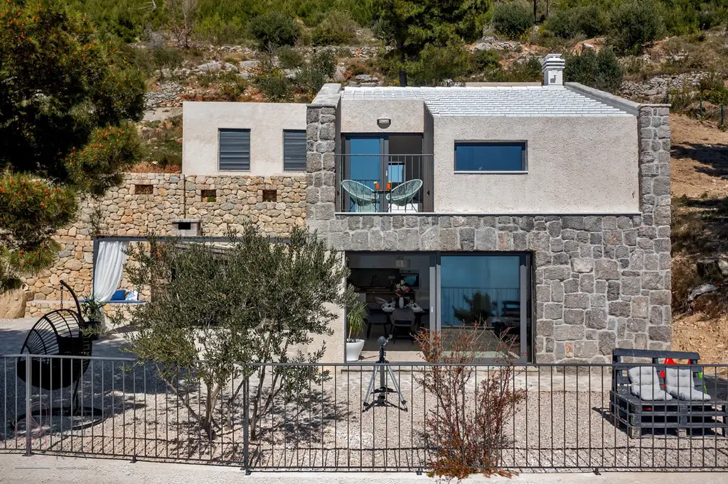 Stone Mansion Makarska – Mediterrane Eleganz mit Investitionspotenzial
