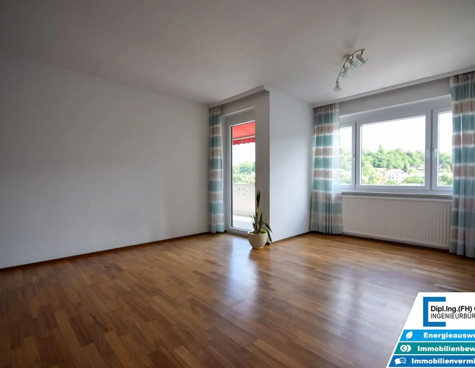 Dachgeschosswohnung in Toplage an der Traun - 3 Zimmer, Loggia & Lift in Thalheim bei Wels