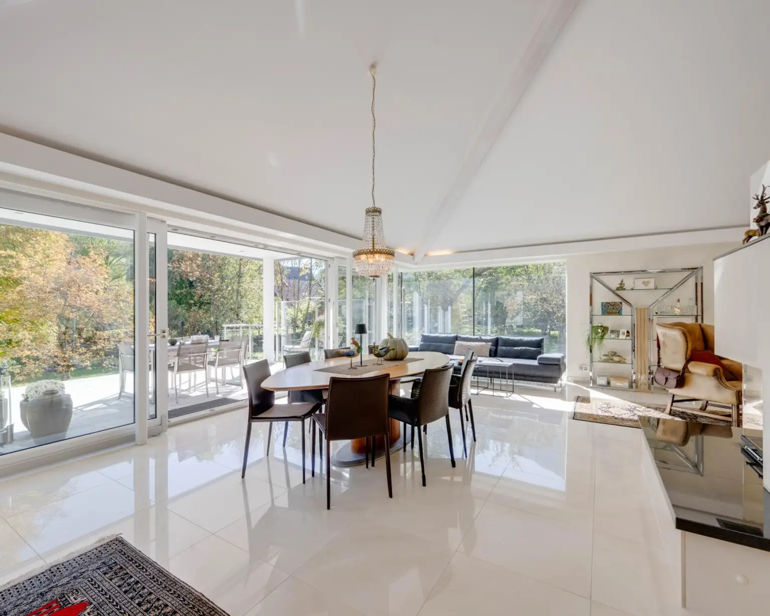 NEU!   Ein Haus am See - das besondere Juwel in ruhiger Bestlage