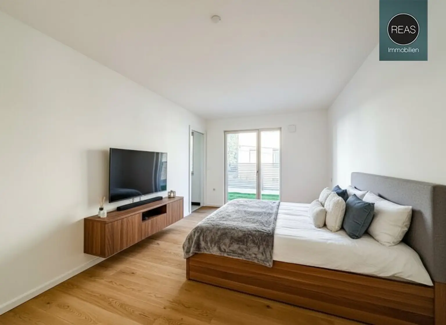 Erstbezug: Garten - Maisonette - Wohnung mit Terrasse und Garten - Naturnahes Wohnen in Wien Hietzing – Exklusives Leben nahe dem Roten Berg!