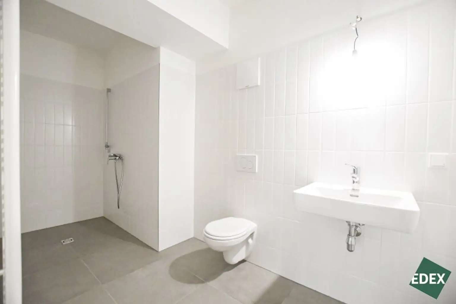 Erstbezug: Moderne Wohnung mit Galerie, Balkon und offener Raumgestaltung