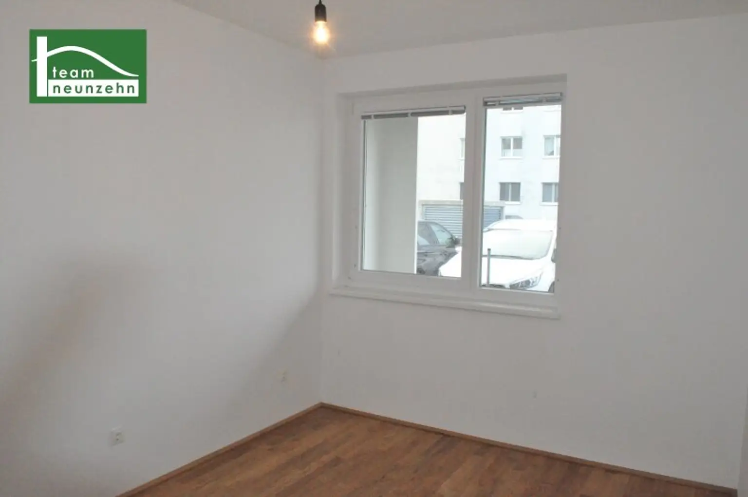 Lichtdurchflutete 4-Zimmer-Wohnung mit privater Außenfläche