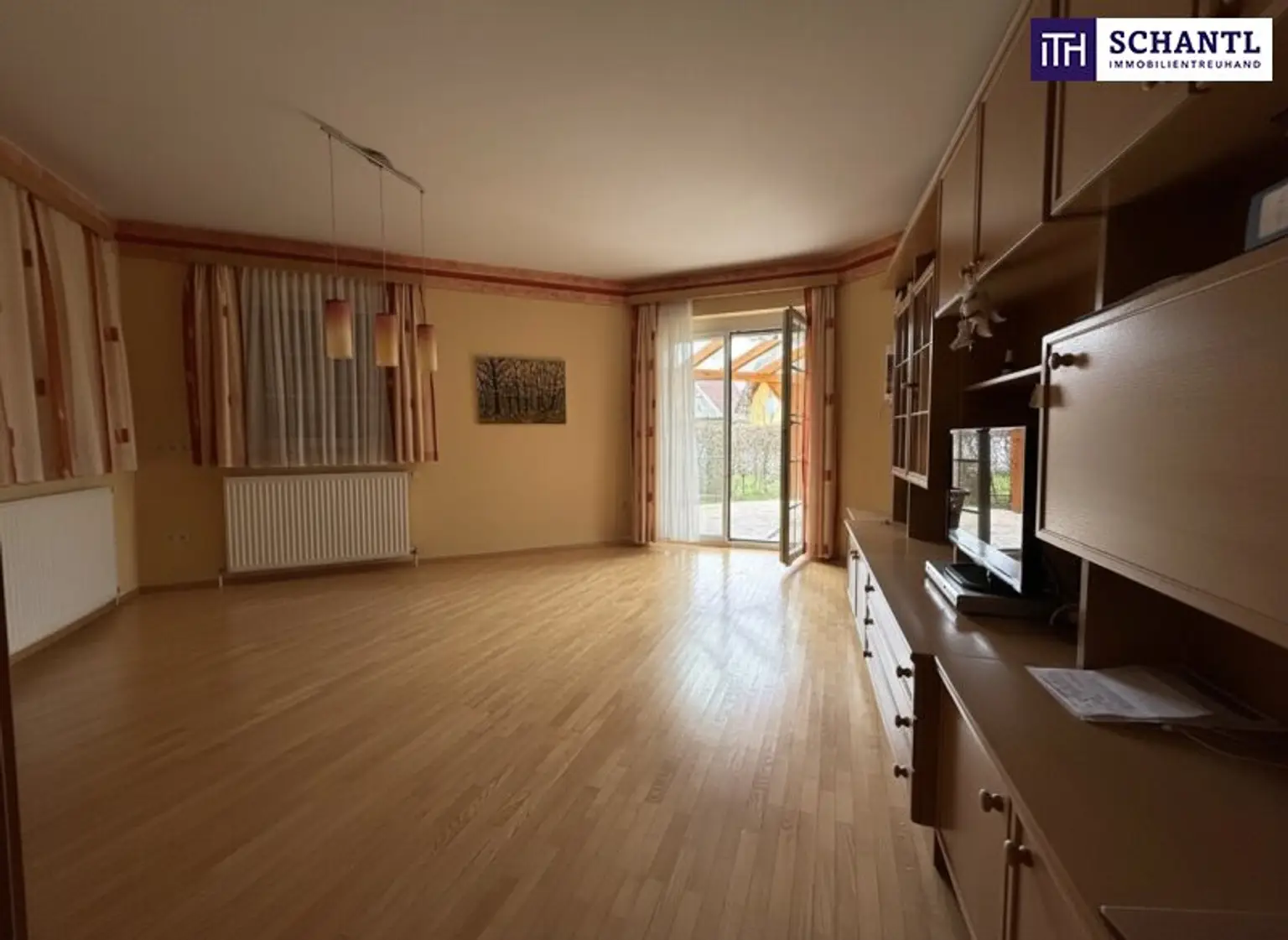 SONNENLAGE - Neuwertiges ca. 160m2 großes Traumhaus mit idyllischem Garten + Terrasse, 2 Garagen & Top-Ausstattung in Ruhelage