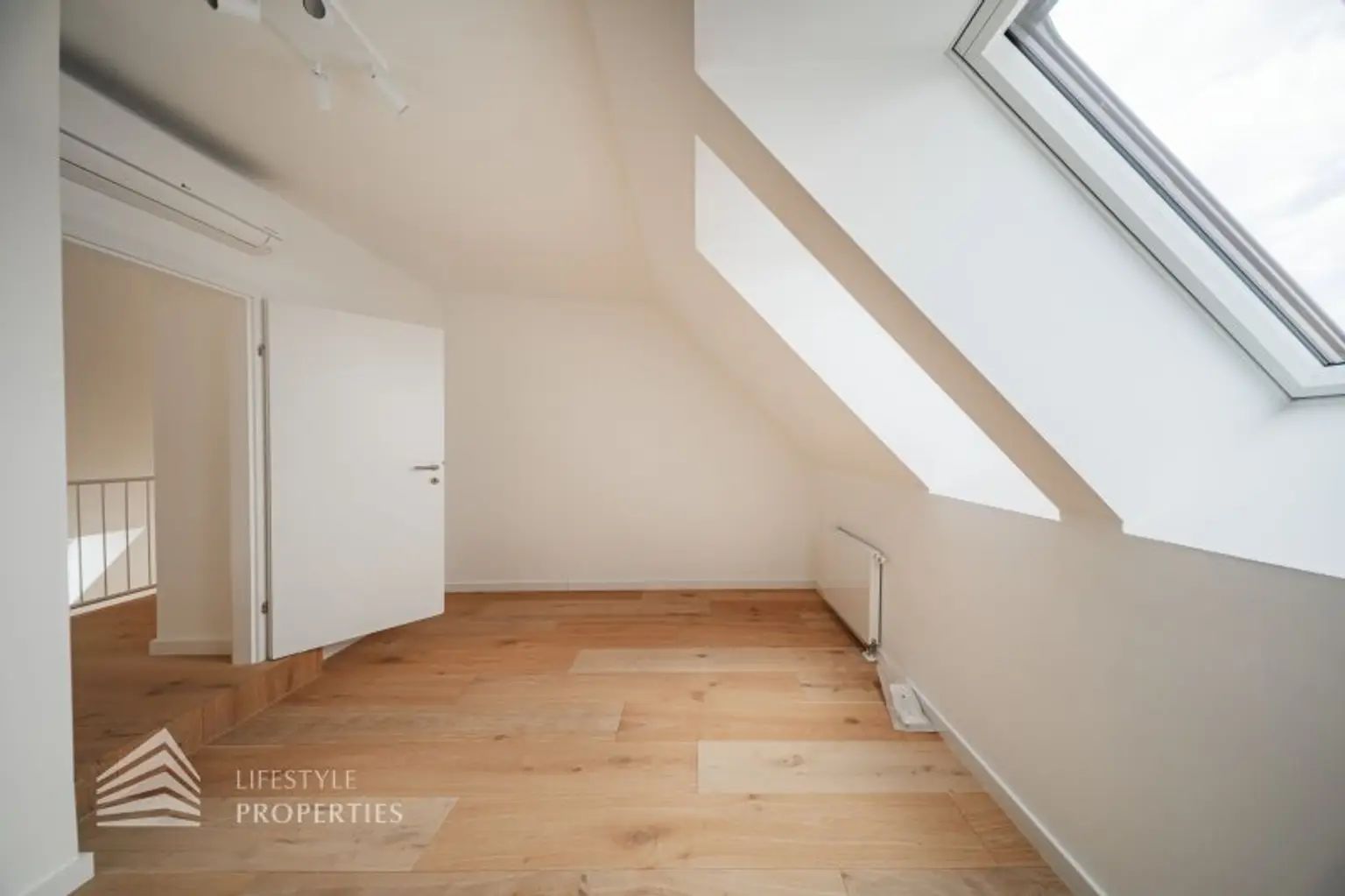 Helle 2-Zimmer-Maisonettewohnung, Nähe Wiedner Hauptstraße