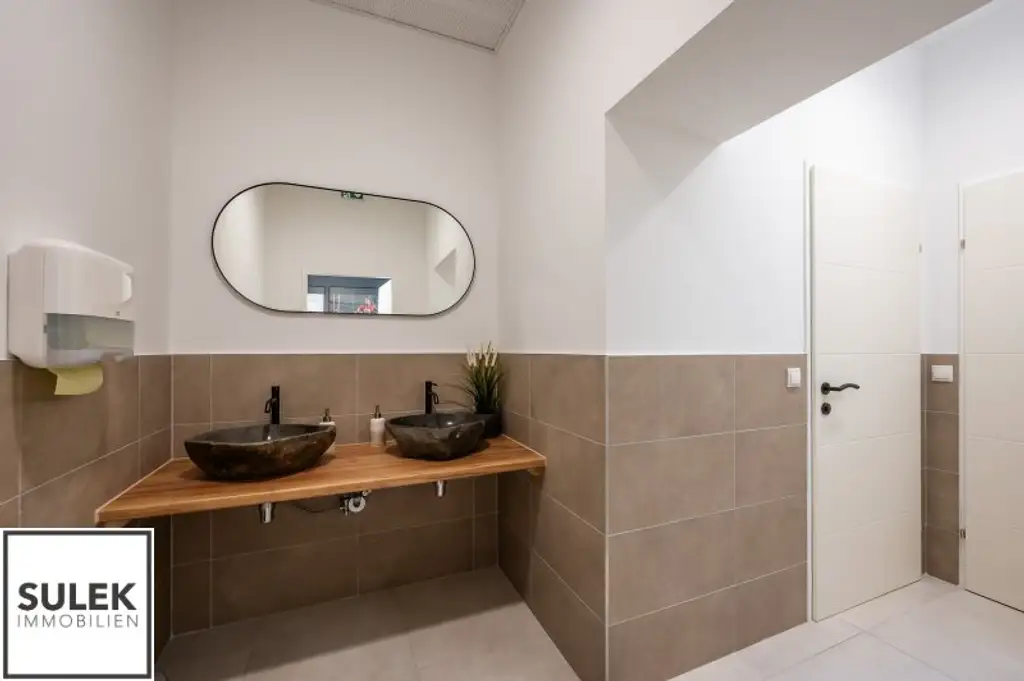 Ihr neuer Unternehmenssitz: Modernes Büro/ Praxisgebäude in Mödling mit Top-Anbindung