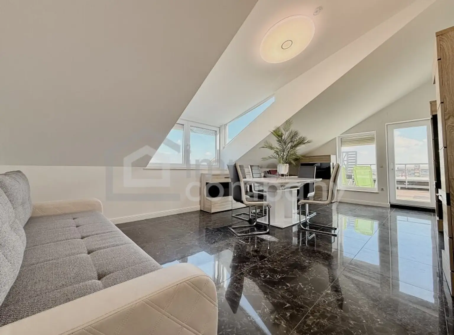 Einzigartiges Penthouse in Wiener Neustadt zu vermieten