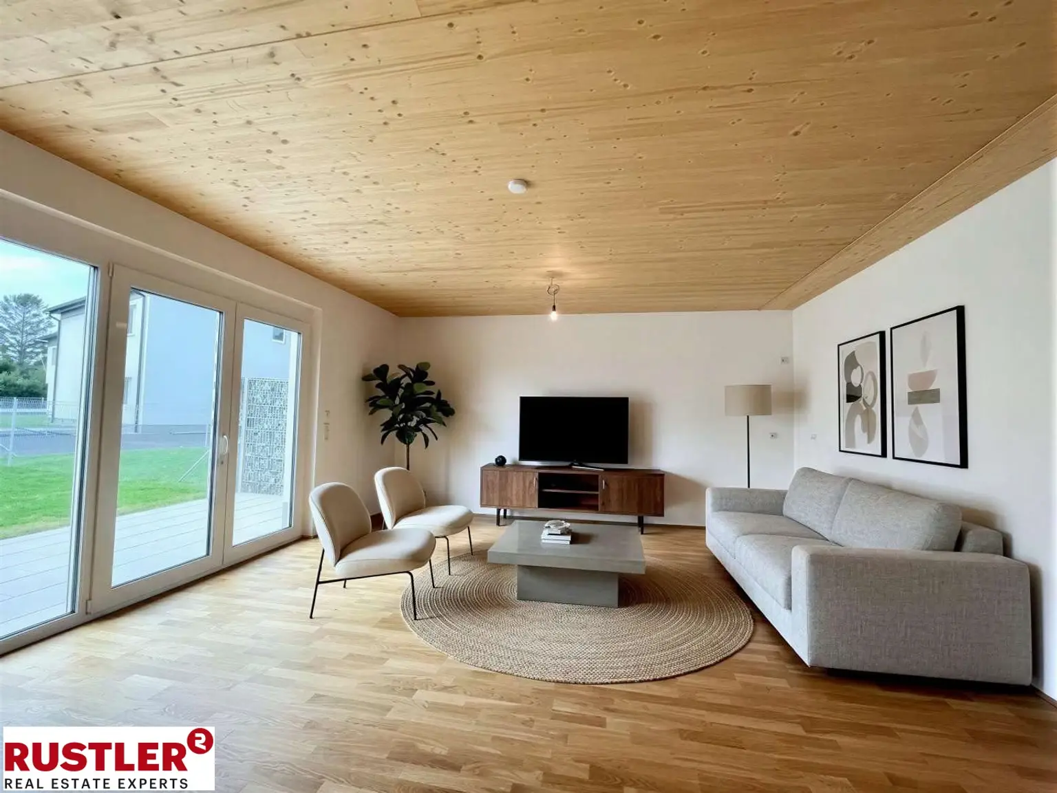 Wohnzimmer mit Ausga