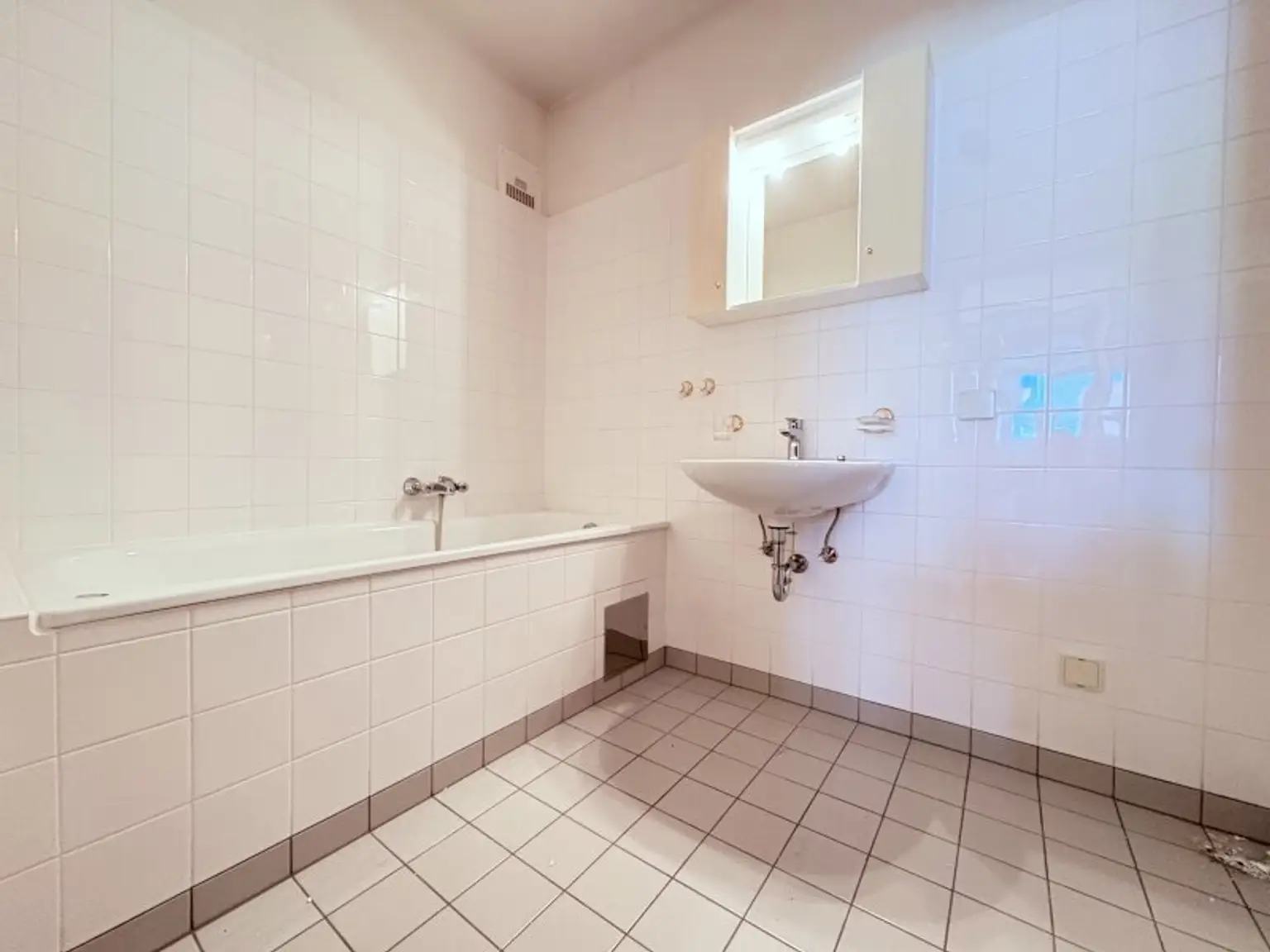 Möblierte 3-Zimmer-Wohnung, Koffer packen und einziehen!
