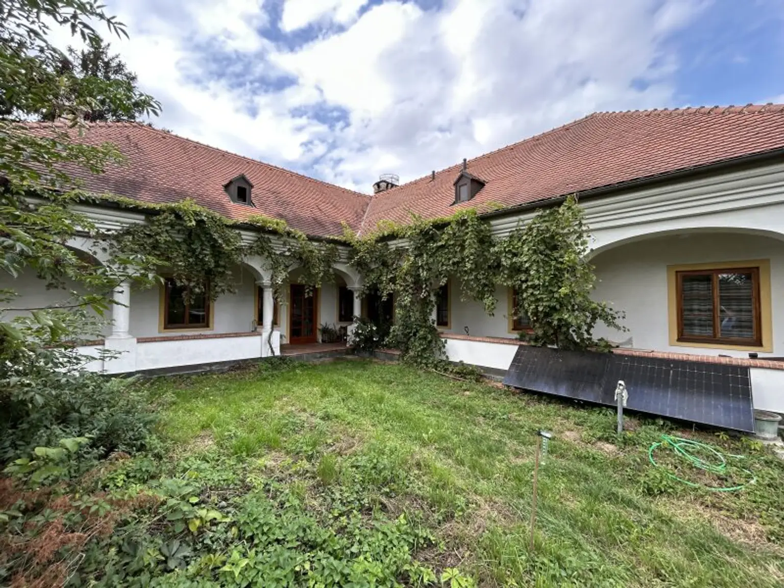 ++ Charmantes Mehrfamilienhaus mit großem Garten in Kleinmutschen ++