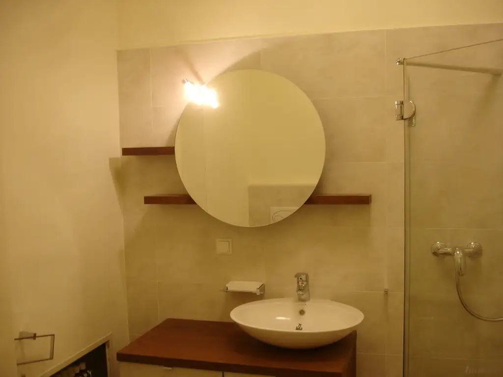 Altbau-Garconniere: Nähe FH-Joanneum im 3.OG ohne Lift - ab 1.12. beziehbar