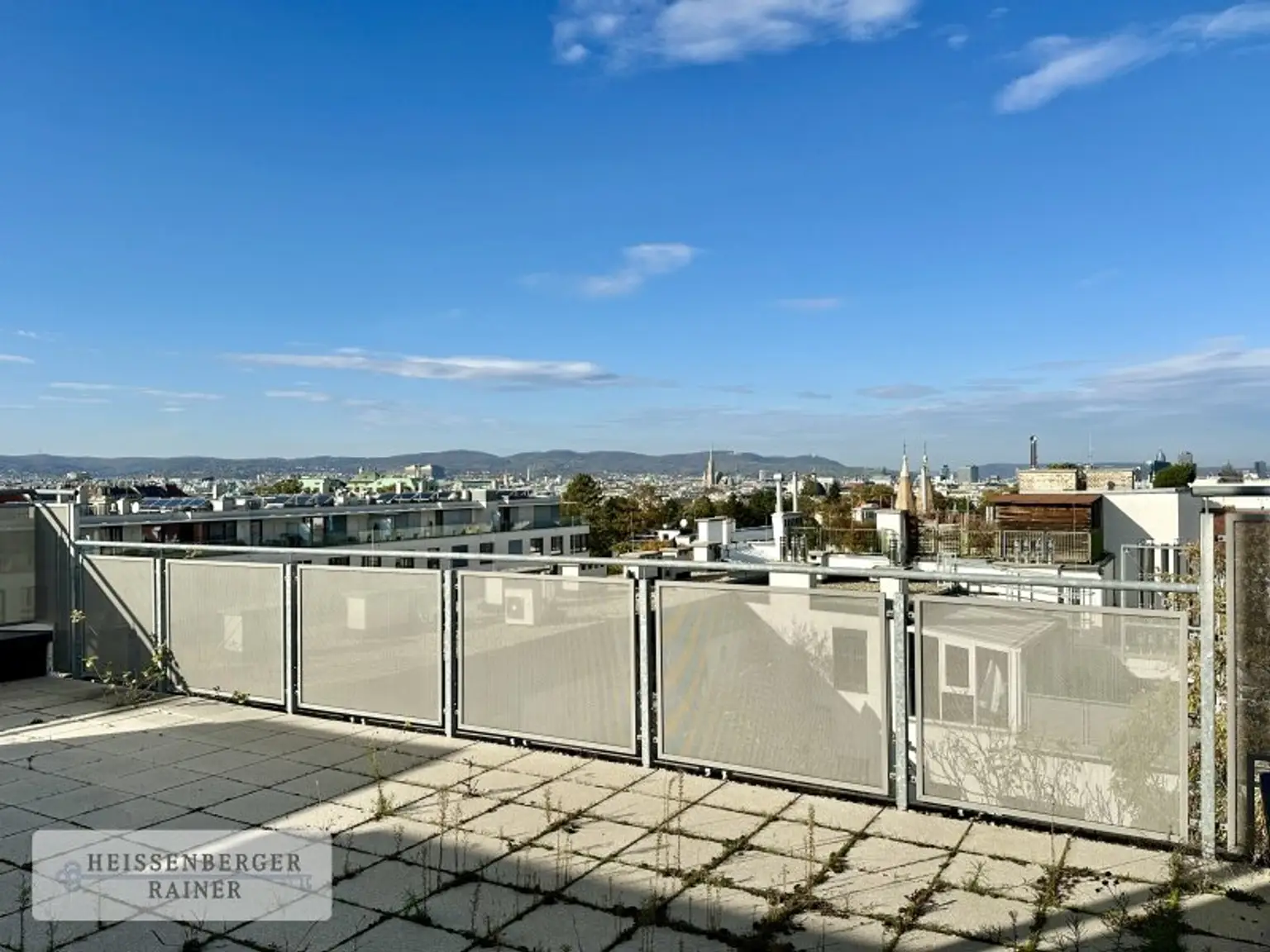 EINZIGARTIGE AUSBLICKE, LICHT & FLEXIBILITÄT /// moderne Dachterrassenwohnung mit toller, großer Dachterrasse