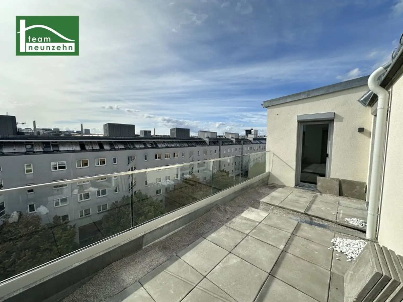 Klimatisierte Erstbezugs-Wohnung im DG nahe U3, S-Bahn und hervorragender Infrastruktur mit hochwertiger Ausstattung! - Mitten im Dritten