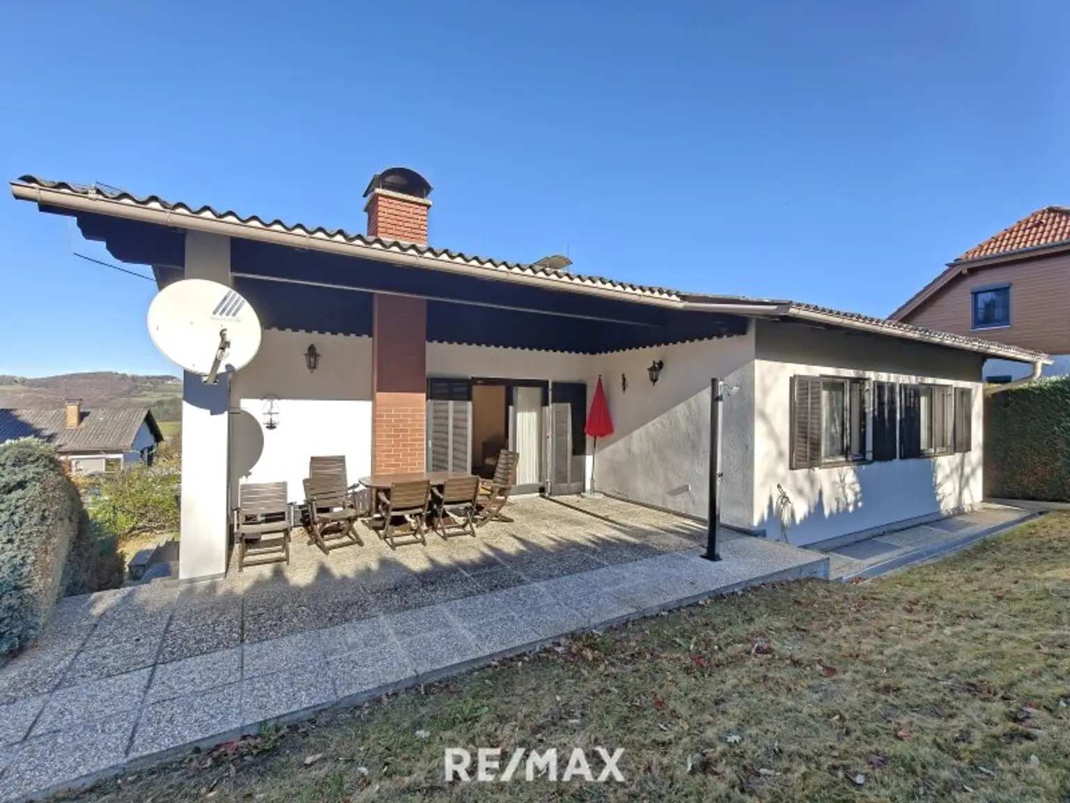 ca. 160m² NFL | Einfamilienhaus im Grünen | große Garage & Keller | Renovierungsbedarf