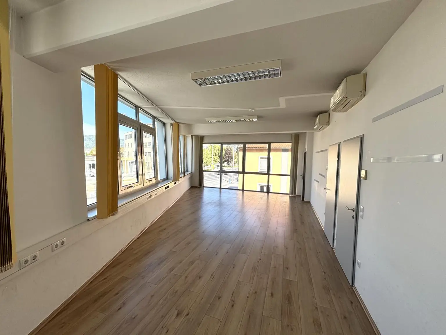 Büro 55 m²