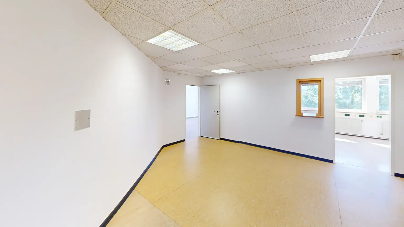 Großzügige Büro-/Praxisräume im 5. OG mit guter Raumaufteilung