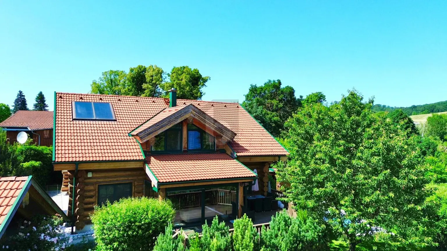 KANADAFEELING PUR - ROMANTISCHES NATURSTAMMBLOCKHAUS MIT NEUEM POOL!