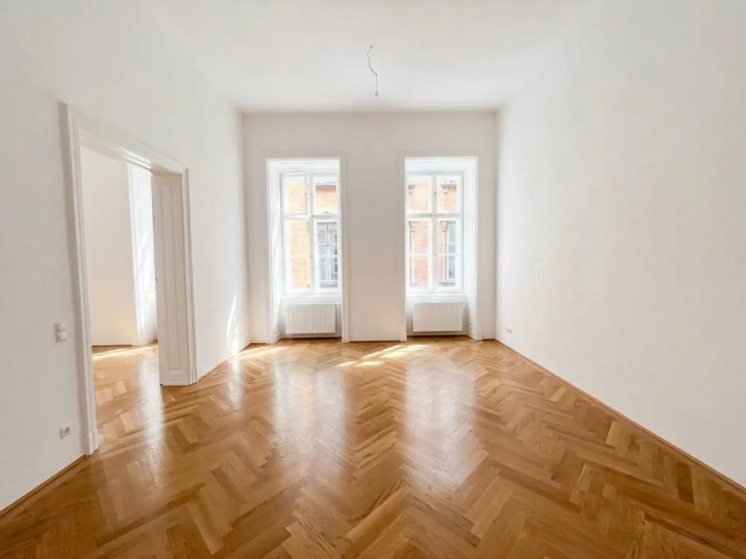 UNBEFRISTET: Charmante 2-Zimmer-Altbauwohnung im Herzen Wiens / Charming apartment in an old-style building in the heart of Vienna