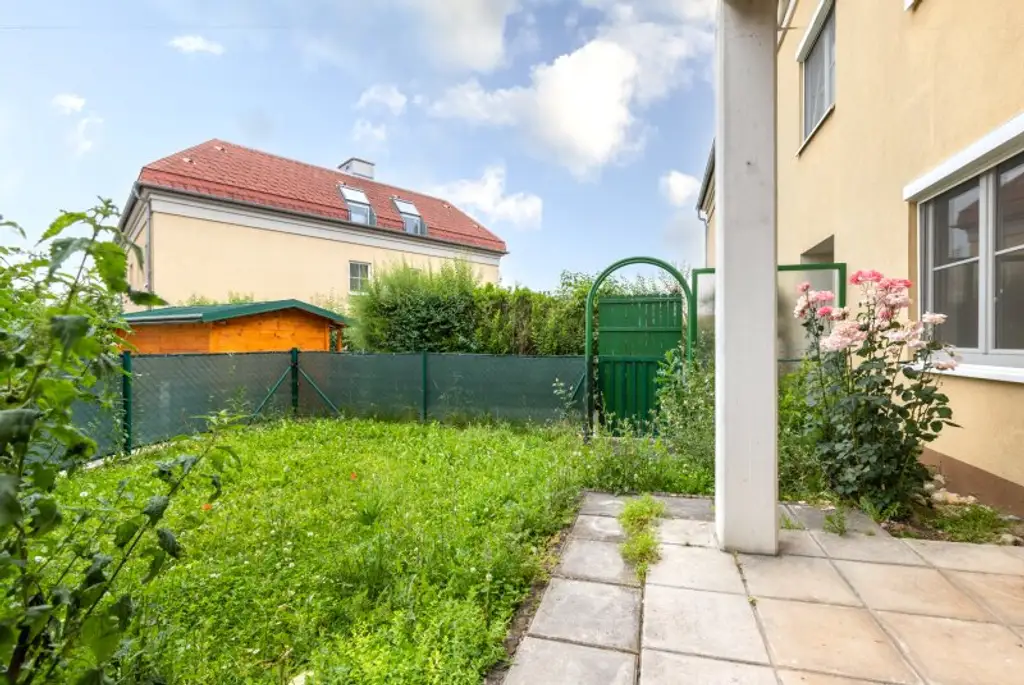 SELTENHEIT! Tolle 2-Zi.-Gartenwohnung in Ruhelage!