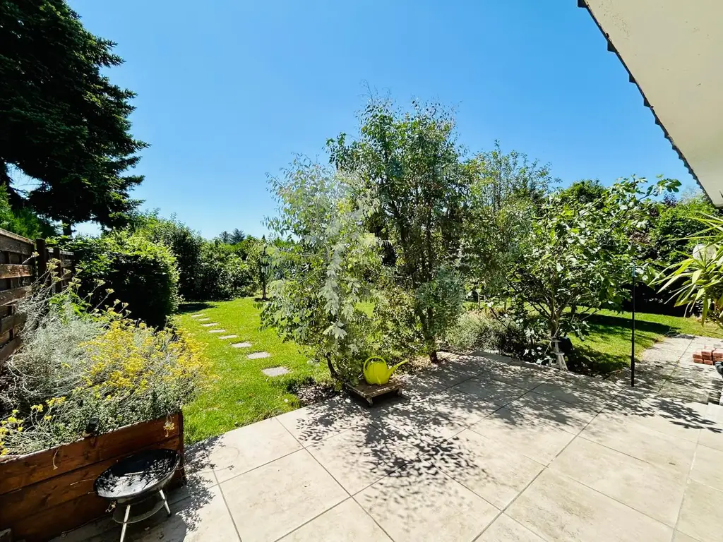 Stilvoller Bungalow mit Gartenidylle mit großem Wohn-Esszimmer!