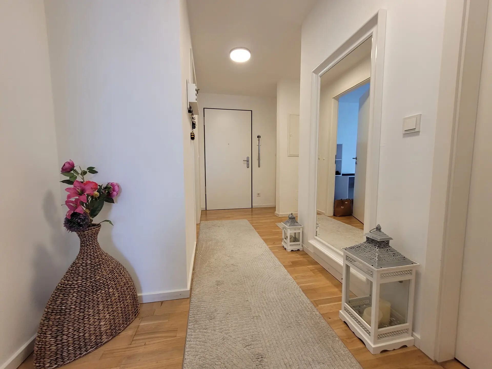 Flur Richtung Schlafzimmer/Bad