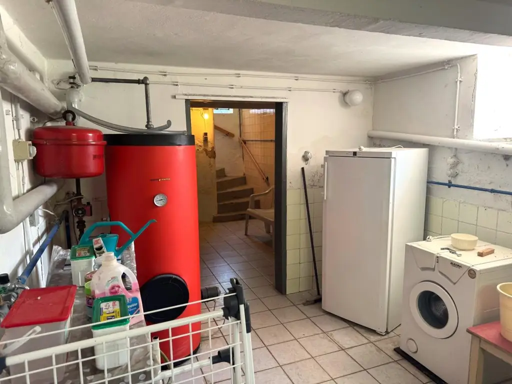 "Einfamilienhaus mit 2535m² großem Grundstück!"