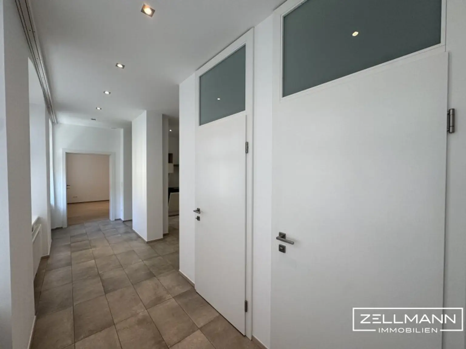 Großzügige Altbauwohnung mit Lift und Top-Ausstattung | ZELLMANN IMMOBILIEN