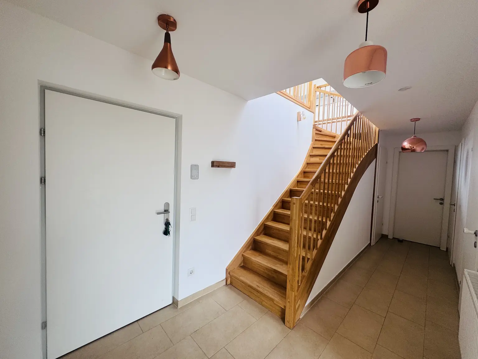 Lichtdurchflutete Dachgeschoss-Maisonette mit Südterrasse & Weitblick