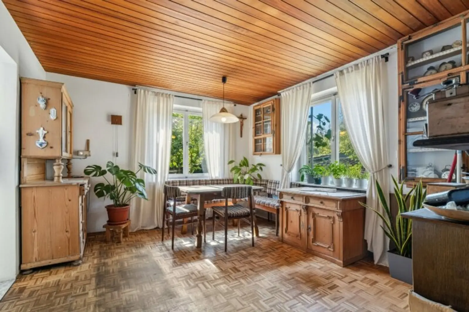 Charmantes Einfamilienhaus in Wolfurt mit großem Garten und Potential - auch als Mehrfamilienhaus geeignet