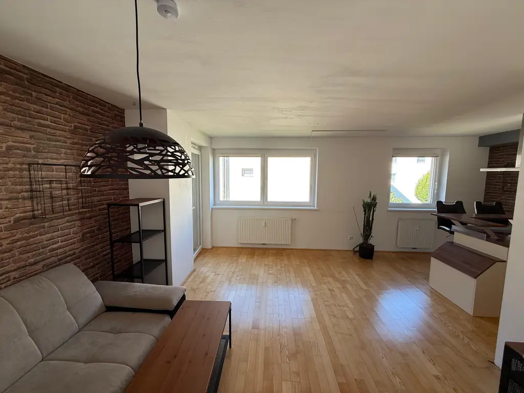 MIETE - Moderne 3 Zimmerwohnung mit Tiefgarage und Balkon
