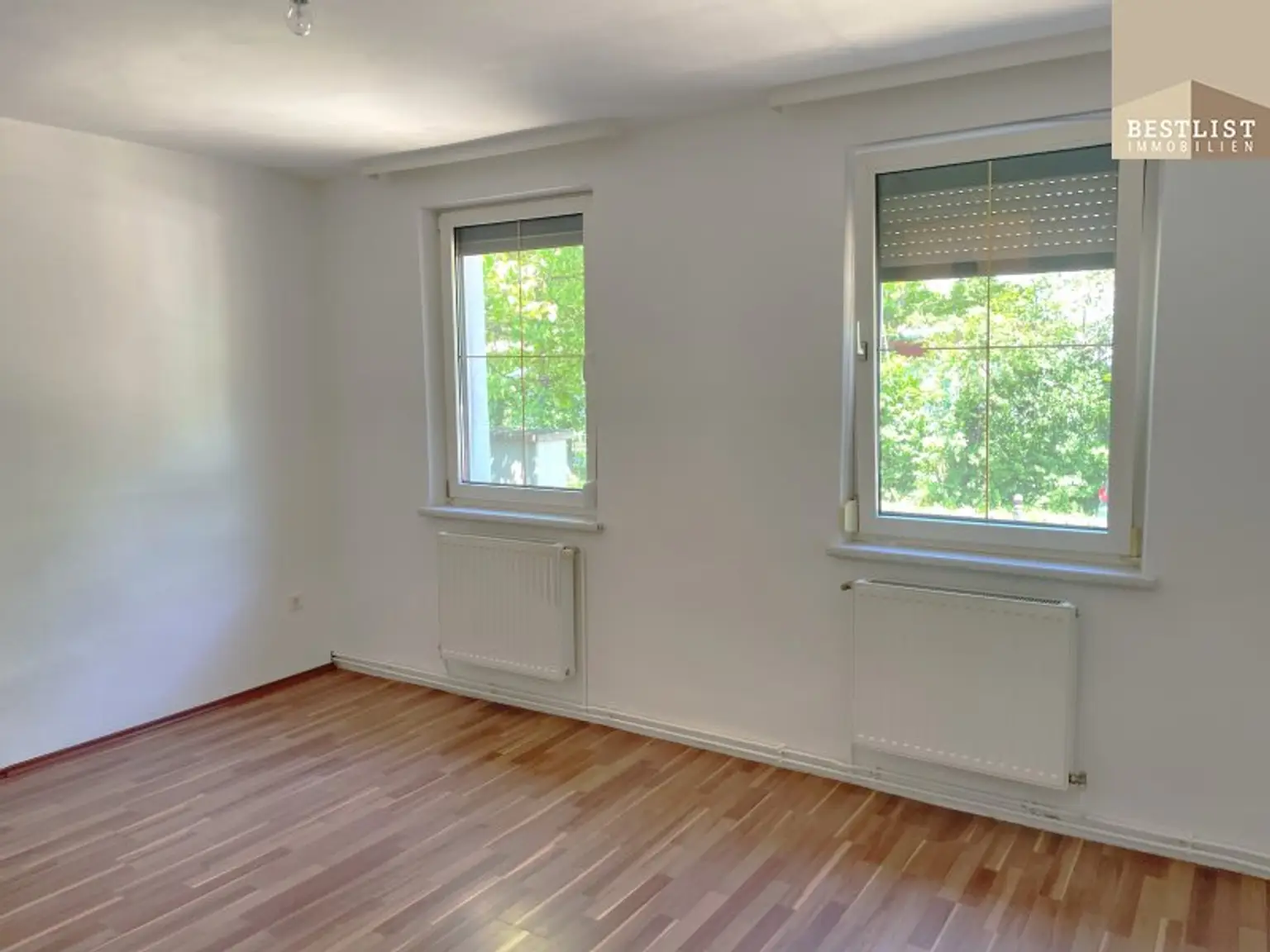 Kleines ausbaufähiges Haus mit uneinsichtigem großem Garten