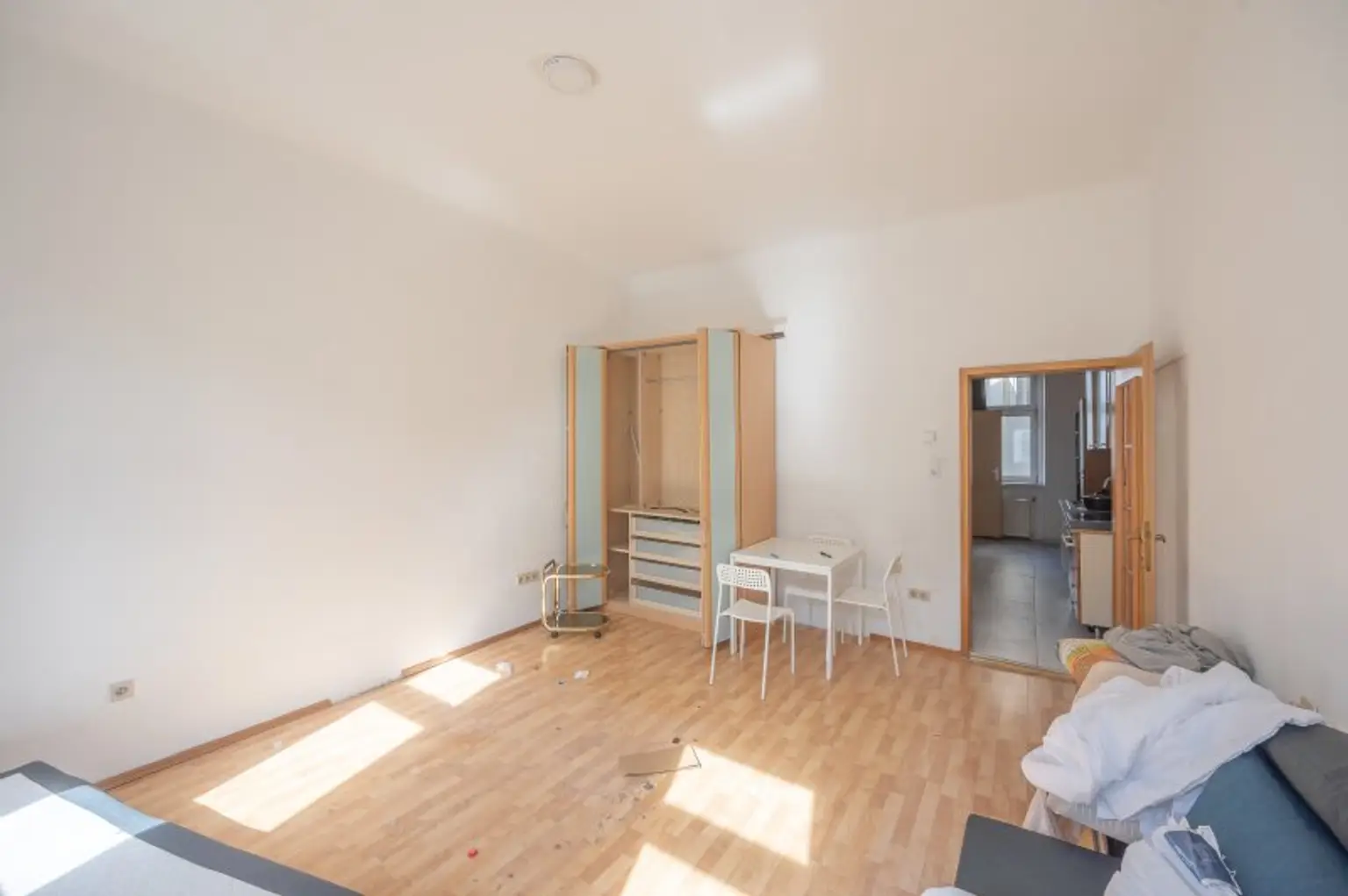 ++NEU++ sanierungsbedürftige 2-Zimmer Altbauwohnung mit Balkonoption