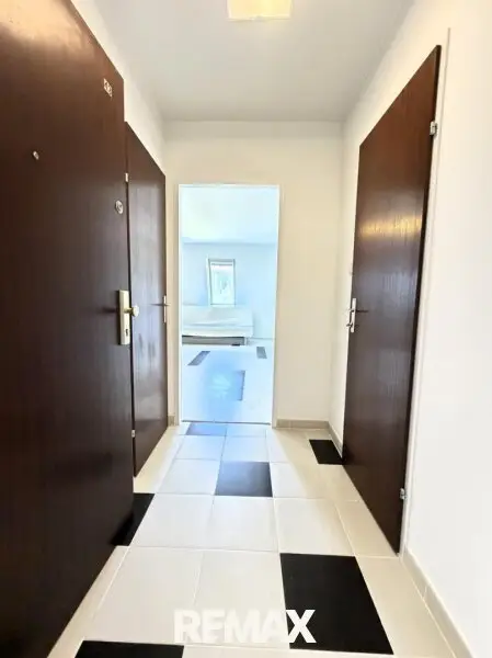 8 Vorzimmer
