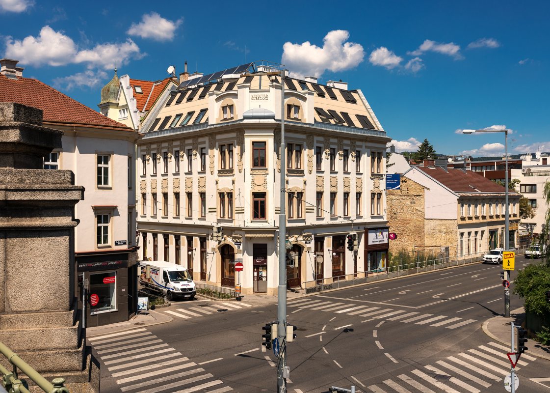 SCHÖNE WOHNUNG IN JUGENDSTILHAUS