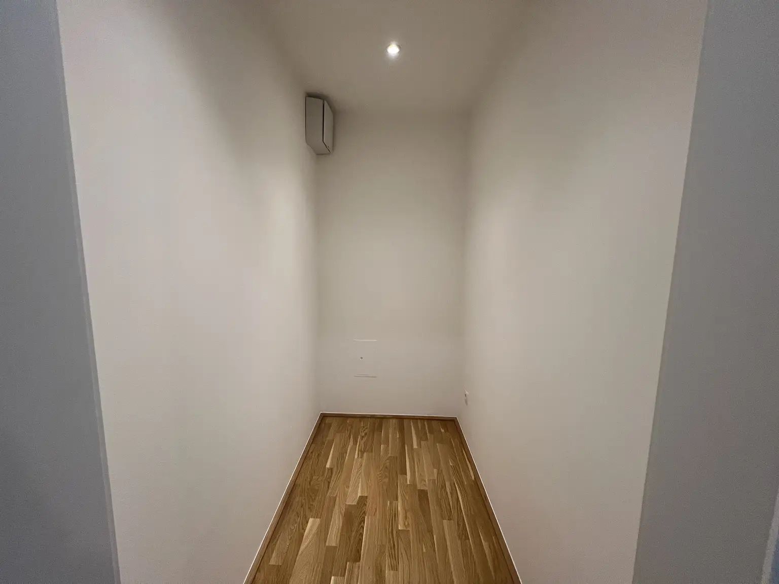 Top-Lage beim Stephansplatz: Moderne, klimatisierte Dachgeschoßwohnung im stilvollen Haus