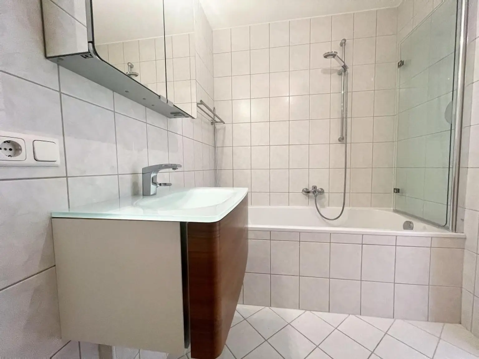 Leben und wohnen auf höchstem Niveau! - Terrassenwohnung mit Traumblick...