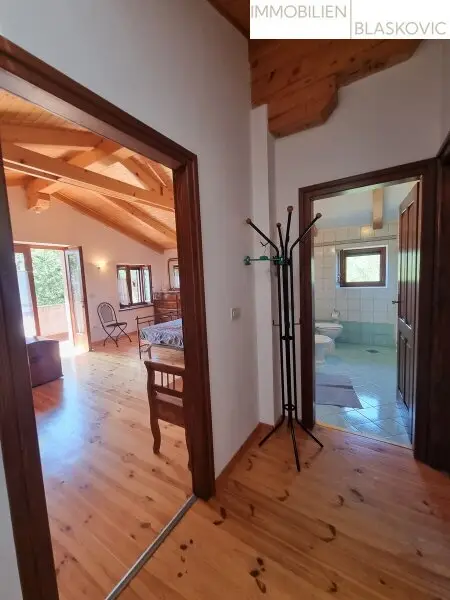 Rarität - Steinhaus auf einem Grundstück mit 17.700 m2 - teilweise touristische Zone!!