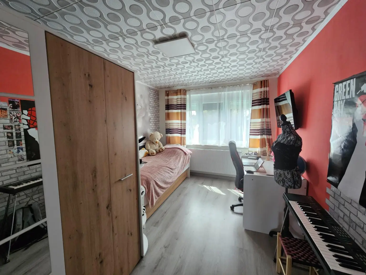 Dachgeschoß Zimmer 2 (3)