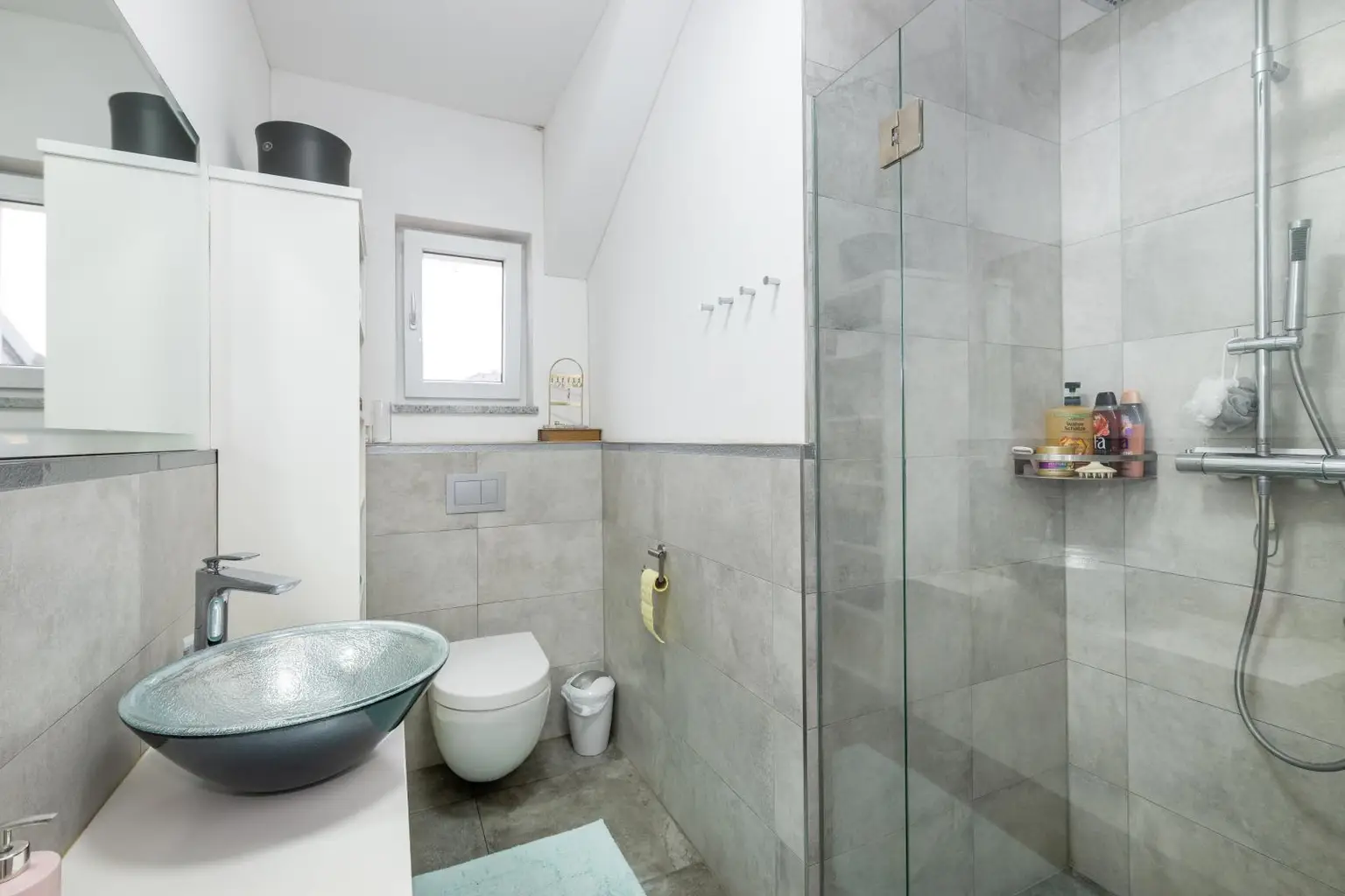 Badezimmer Schlafbereich OG