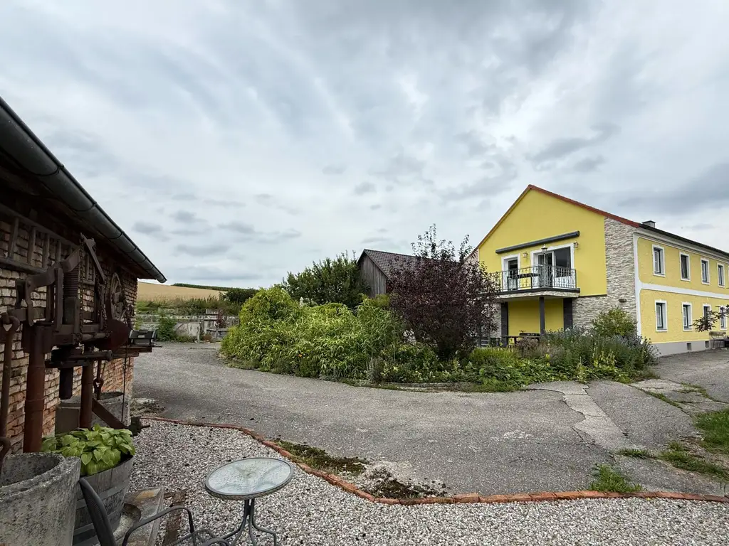 Traumhaftes Bauernhaus in Alleinlage mit Blick auf den Sonntagberg – 13 Hektar Natur pur im Ybbstal