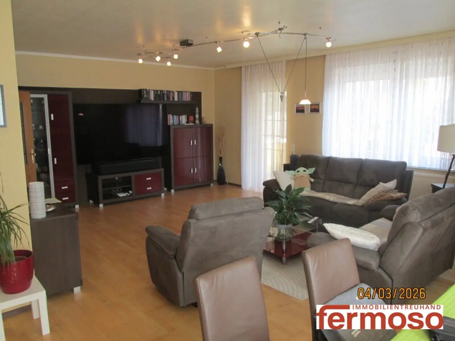 Traumhafter Bungalow vollunterkellert mit Fitness und Kino, perfekt und gepflegt mit wunderbaren Garten