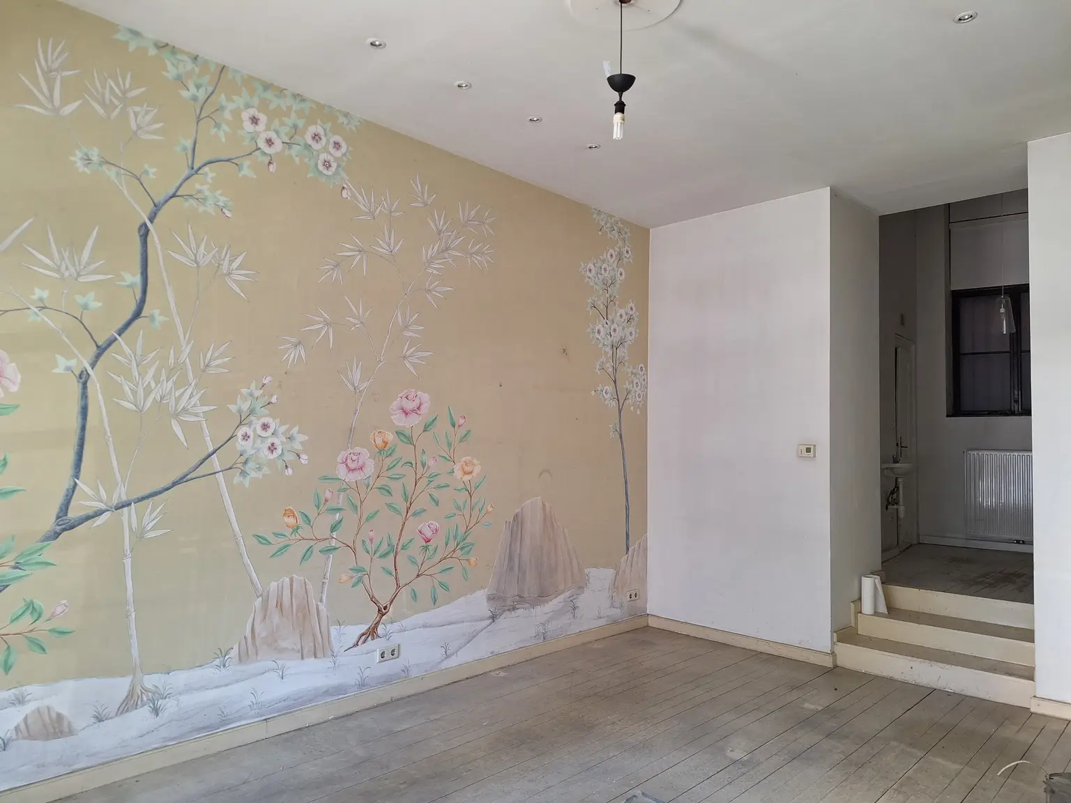 Kaiserstraße: Kleines Geschäft/Atelier nahe der Mariahilfer Straße - Charmantes Portal - Erstbezug - keine Gastronomie