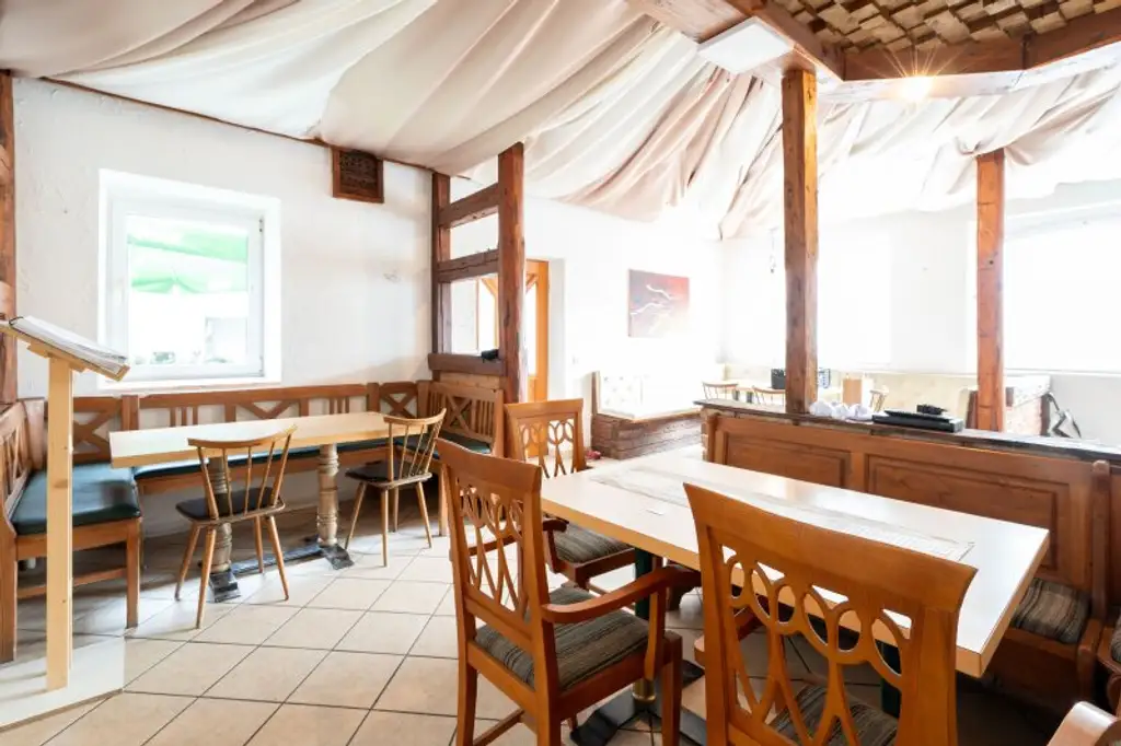 Neuhofen an der Krems, Haus mit Kleinwohnungen und Zimmer zu kaufen! PROVISIONSFREI