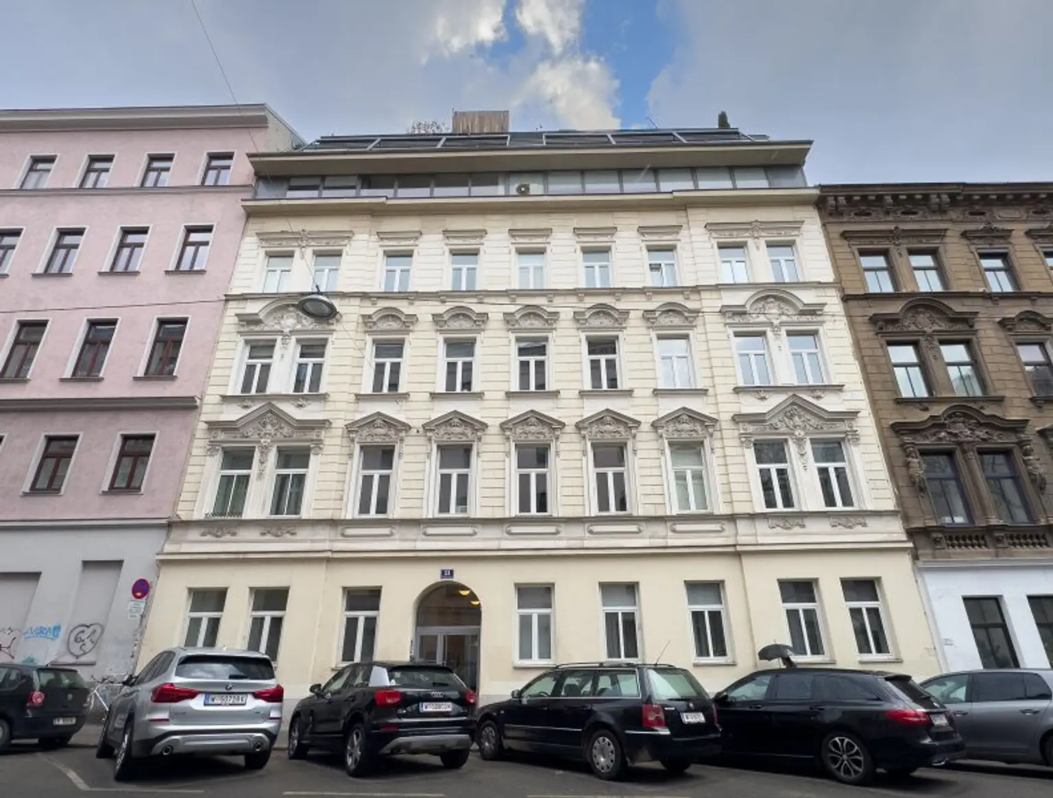 MODERNER ALTBAU - 3 Zimmer - 3. Liftstock