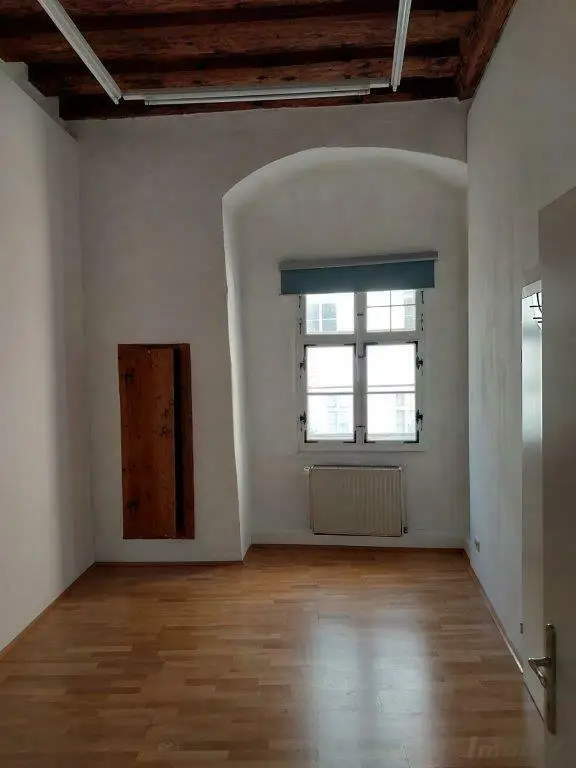 Provisionsfrei: günstige 3-Zimmer-Altbauwohnung in der Innenstadt zwischen Glockenspielplatz und Dom