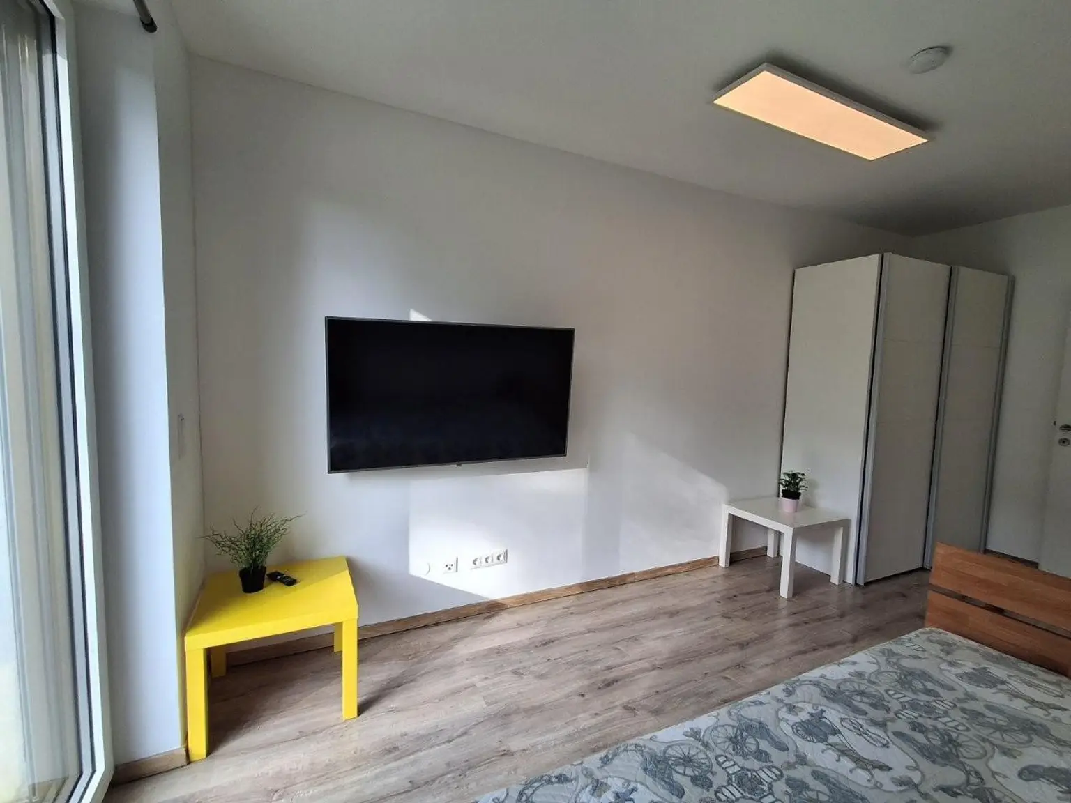 "Waldblick - Single-Balkonwohnung am Riederberg mit Parkplatz"