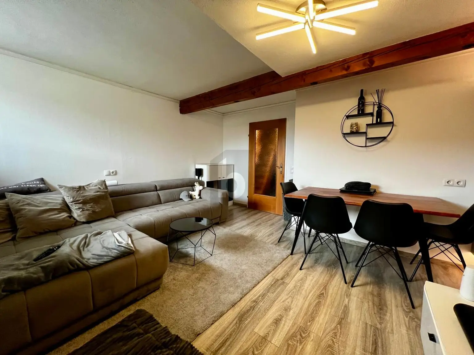 SONNIGE DACHTERRASSE IN ZENTRUMSLAGE!