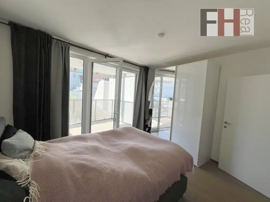 Neuwertige Dachgeschossmaisonette in Mariahilfer TOP-Lage, 2,5 Zimmer, 2 Terrassen Richtung Nord/West in ruhigen Innenhof!