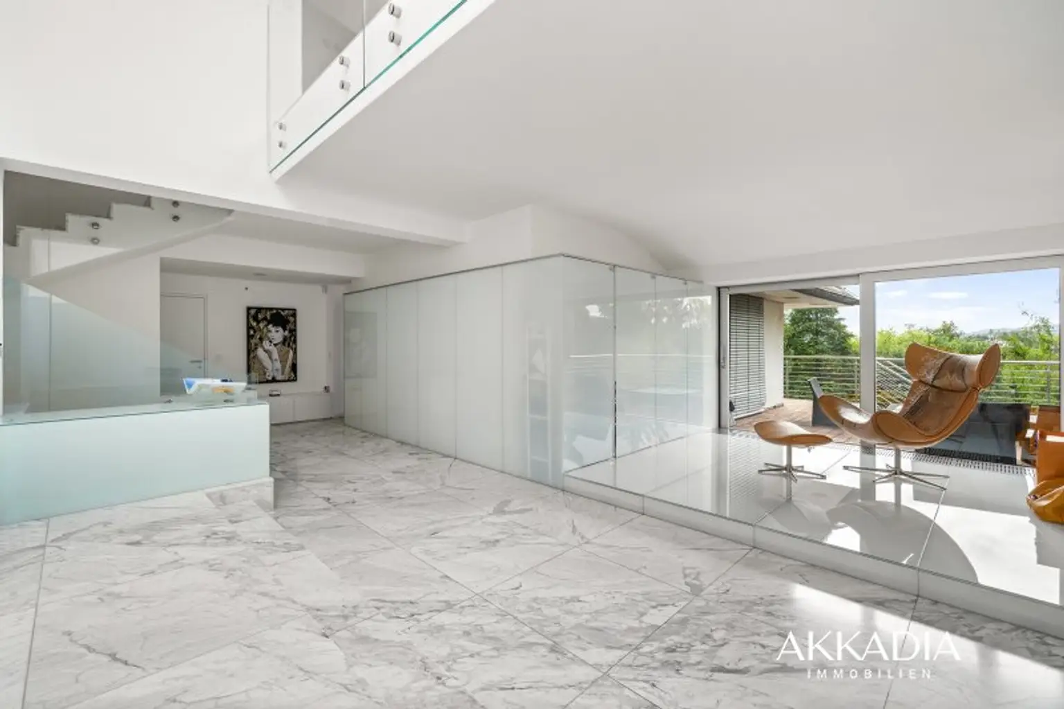 Außergewöhnlich futuristische Architektur mit "WOW"-Effekt und Indoor Pool in Liesing – The White Pearl