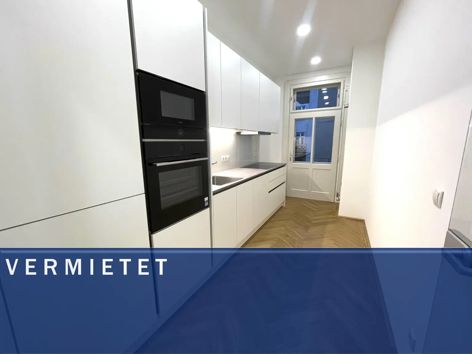 Bezaubernde 3-Zimmer-Wohnung mit kleinen Balkonen und Grünblick